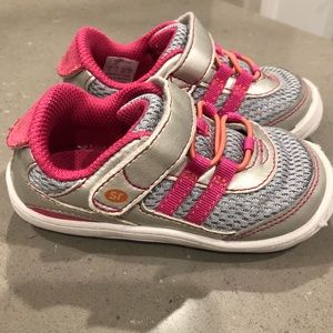 Toddler Girls Stride Rite Sneakers - SZ 6